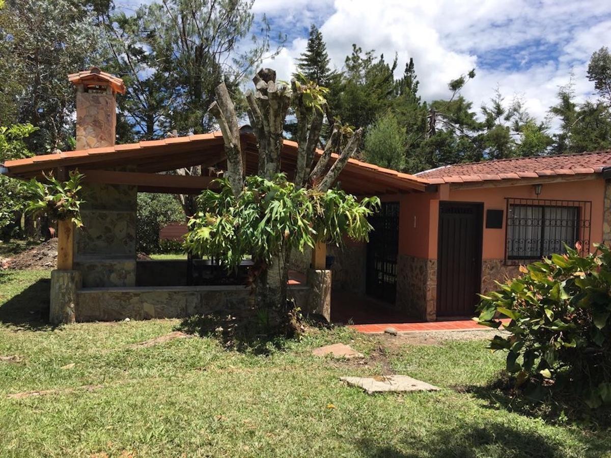 La Casa De Piedra Villa Guatapé Екстериор снимка