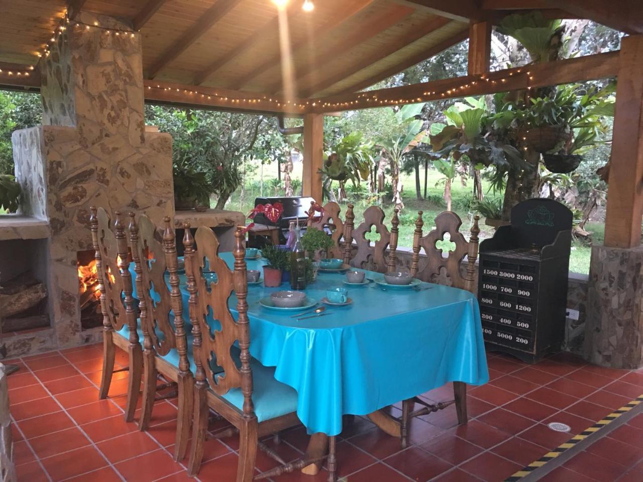 La Casa De Piedra Villa Guatapé Екстериор снимка