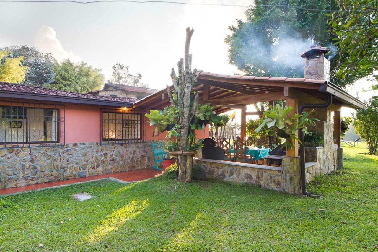 La Casa De Piedra Villa Guatapé Екстериор снимка