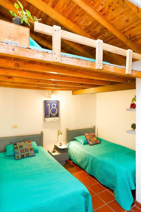 La Casa De Piedra Villa Guatapé Екстериор снимка